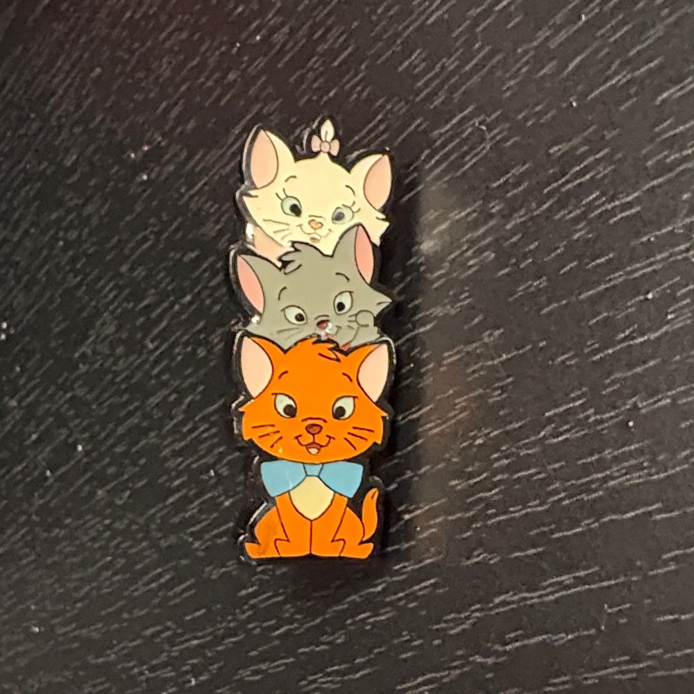 Aristocats Enamel Pin